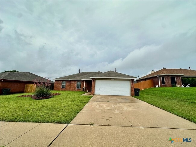 Building Photo - 3303 Solomon Dr