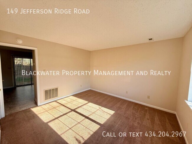 Building Photo - 149 Jefferson Ridge Rd