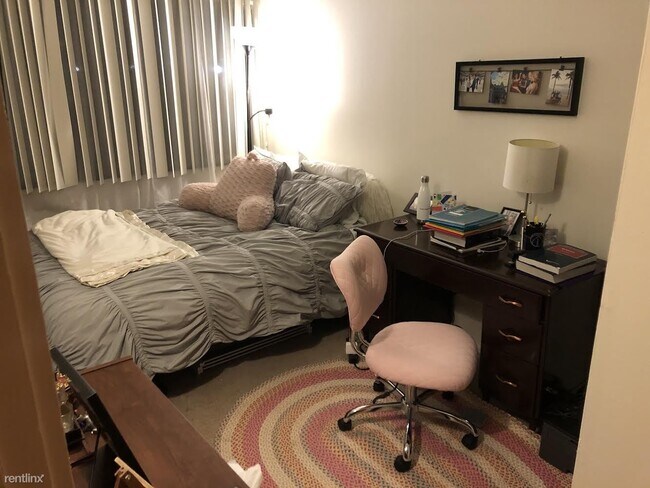 Building Photo - 2 br, 1 bath Apartment - 402 Hill St