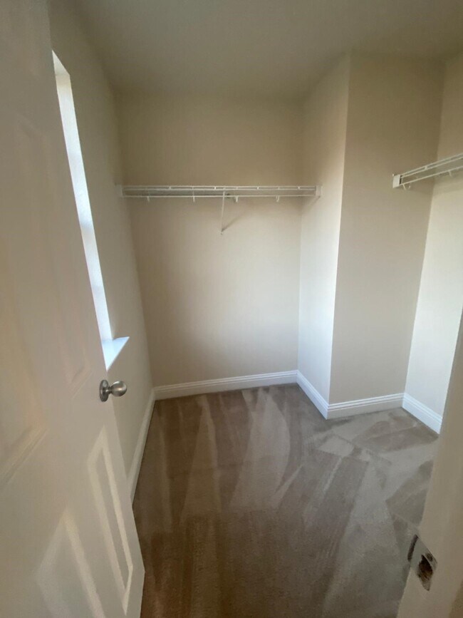 Building Photo - 518 Remington Chase Ct