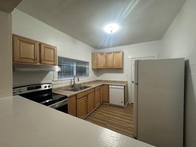 Building Photo - 7951 Maple Ave SE