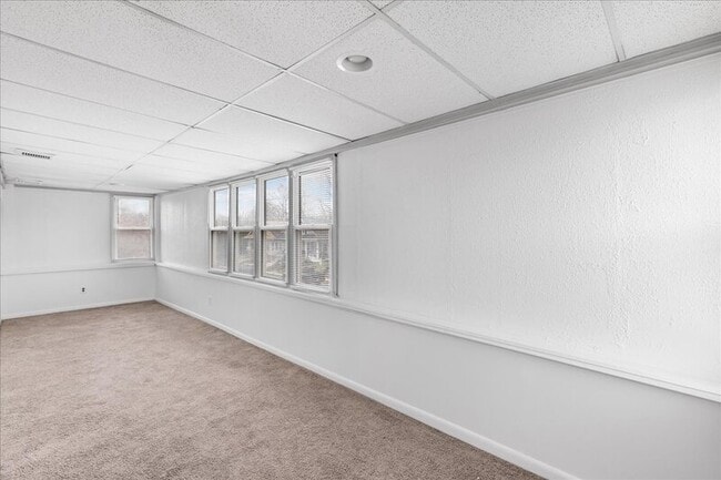 Building Photo - 127 E Pine St