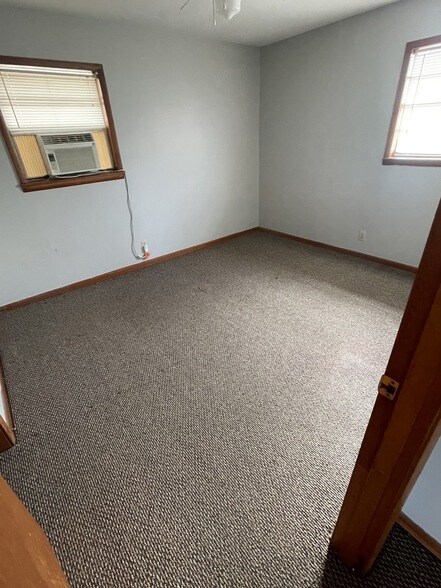 Building Photo - 113 Edgehill Dr