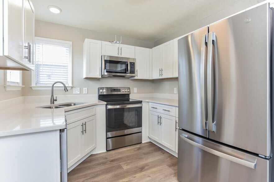 Building Photo - 5304 Sunnyvale Dr