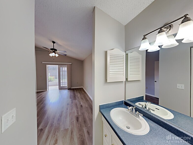 Building Photo - 2715 Wilder Park Dr