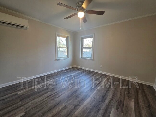 Building Photo - 608 W Martin St