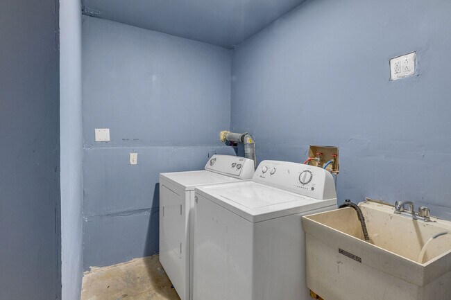 Building Photo - 26235 N Walnut Ave