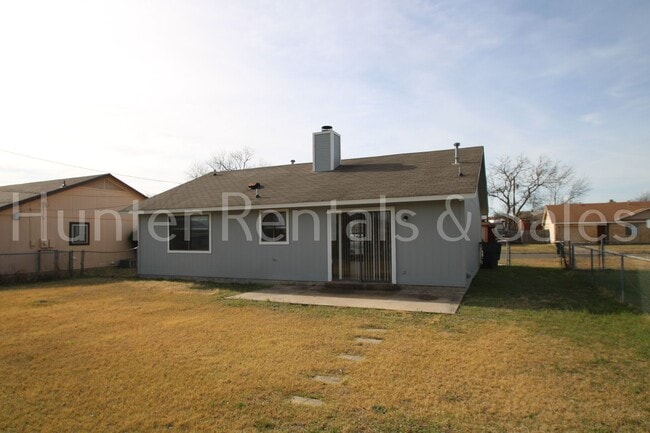 Building Photo - Too Cute!