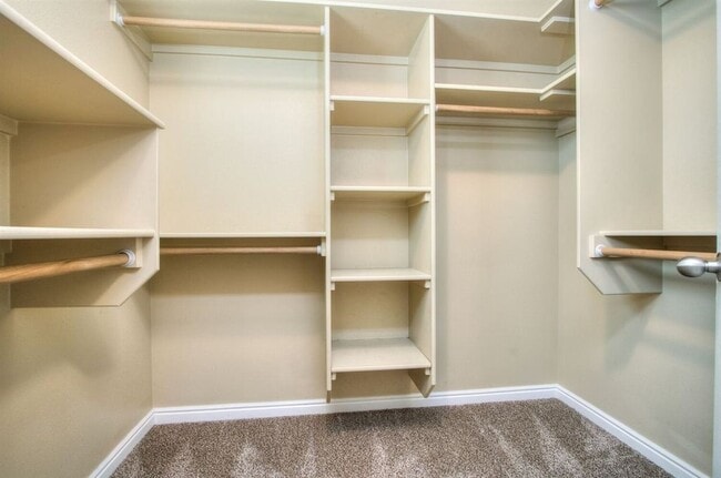 Building Photo - Beautiful 4 bed 2.5 bath home in the perfect Meridian location just off Ustick between Linder and...