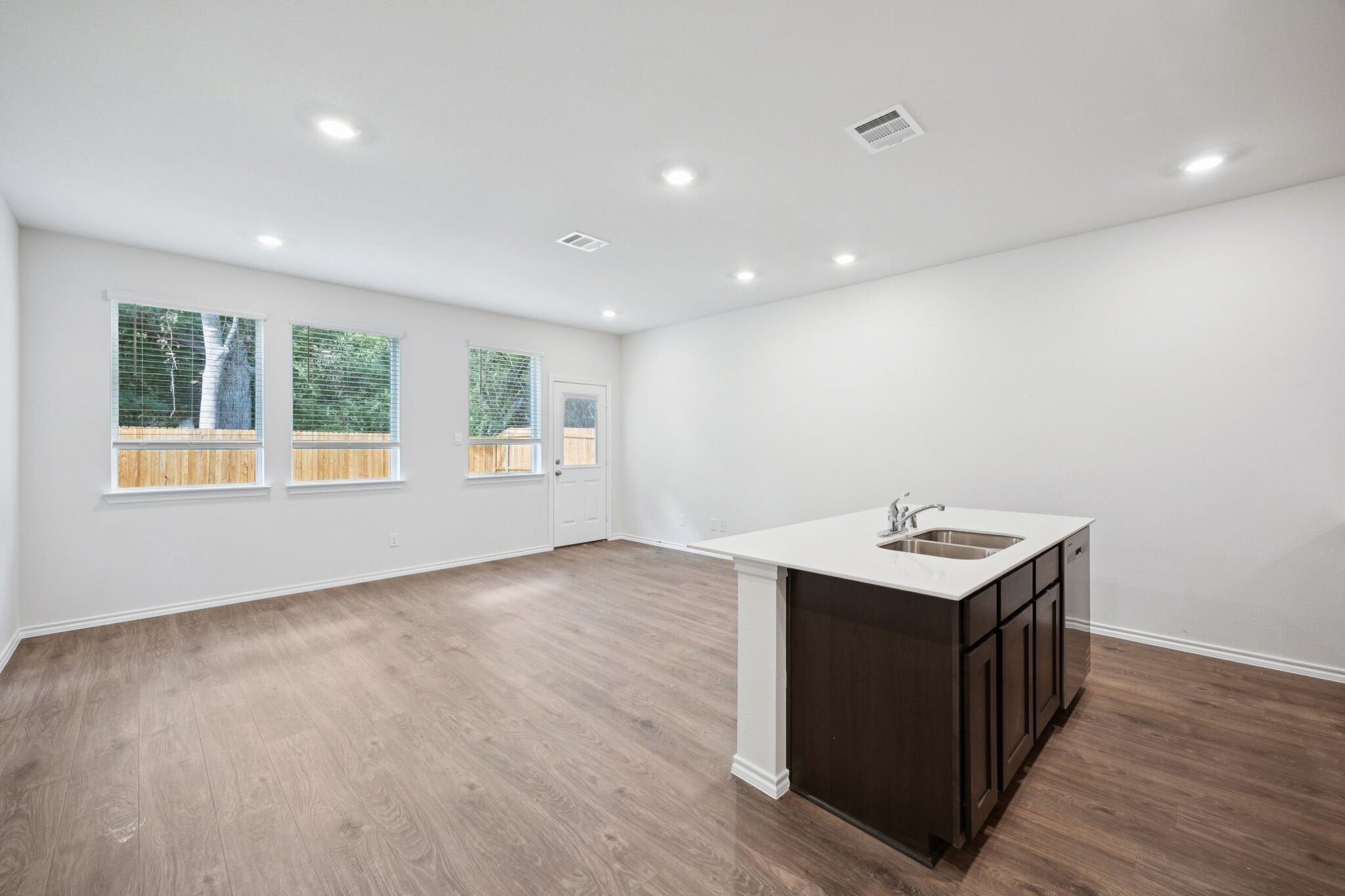 Building Photo - 7020 Vining Dr