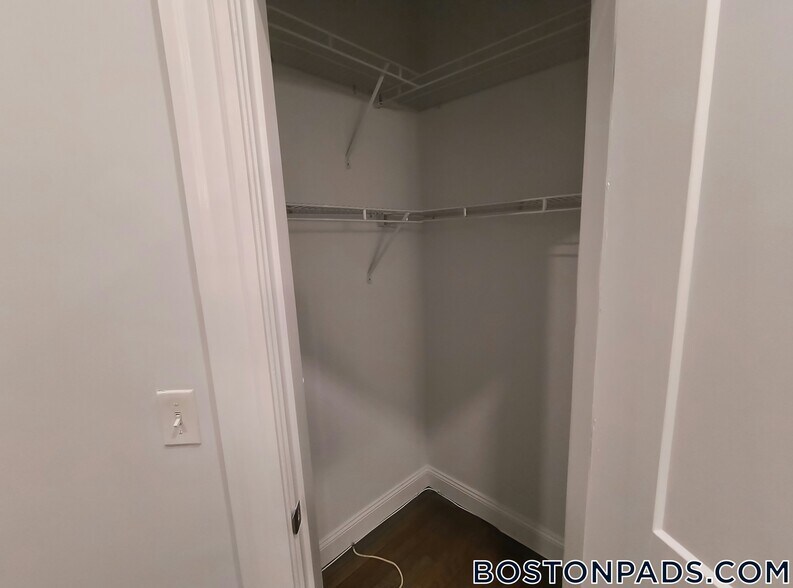 Building Photo - 19 Queensberry St