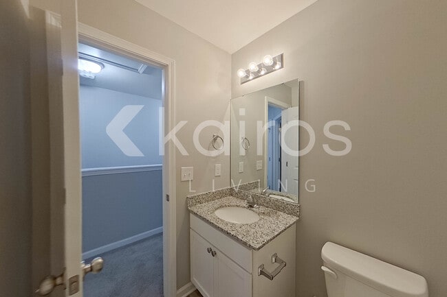 Building Photo - 945 Clayton Ct