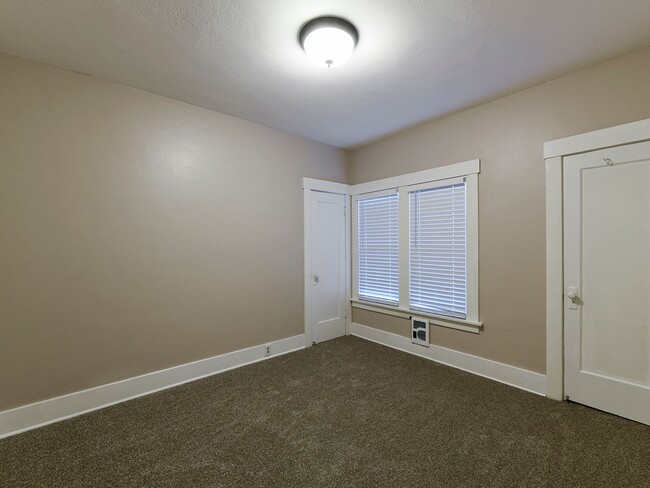 Building Photo - Beautifully Remodeled 2 Bedroom Craftsman Home near Downtown Auburn