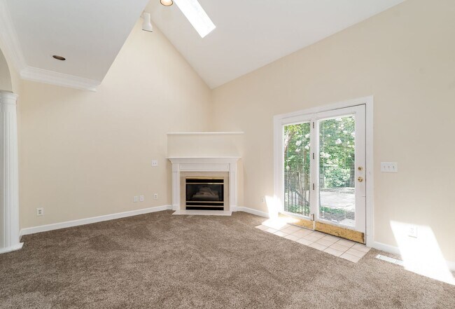 Building Photo - 1158 Sewanee Rd