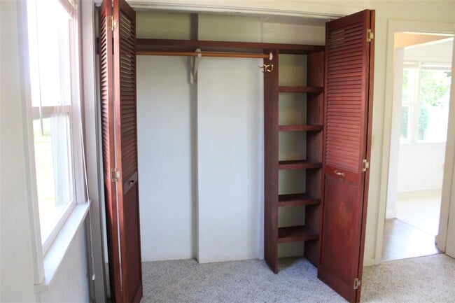 Building Photo - 1 Bedroom- Single Family Home with Large Yard