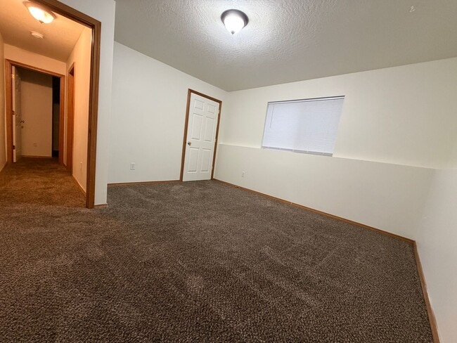 Building Photo - New paint! 4 Bedroom in West Pasco close to Maya Angelou Elementary!