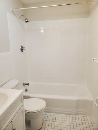 Building Photo - 580 Cummins Hwy