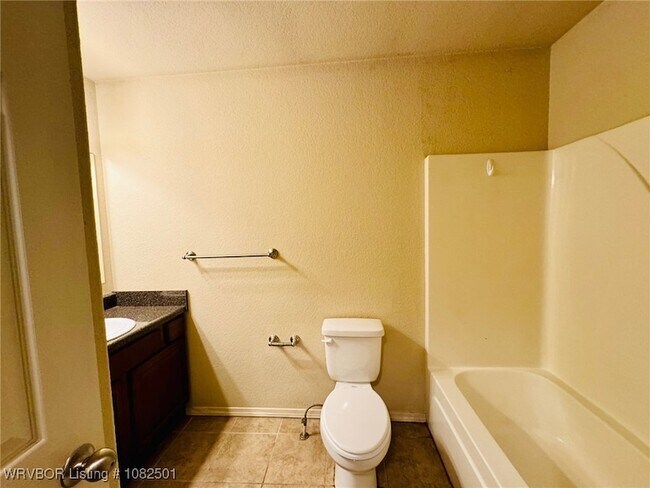 Building Photo - 6510 Huntington Ct