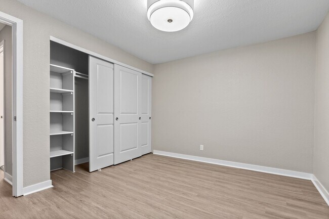 Building Photo - Bright Beacon Hill Condo in Secure Gated C...
