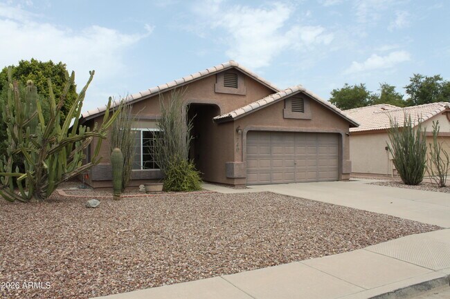 Building Photo - 740 W Baylor Ln