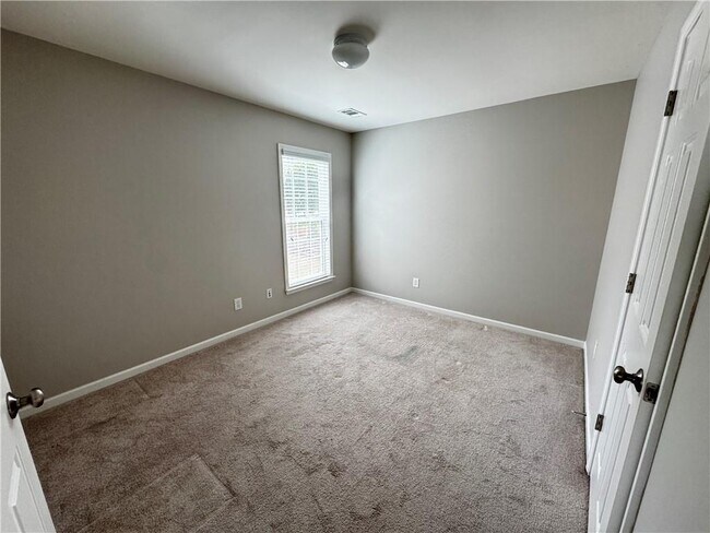 Building Photo - 2530 Vistoria Dr