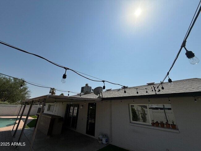 Building Photo - 4613 S Rita Ln
