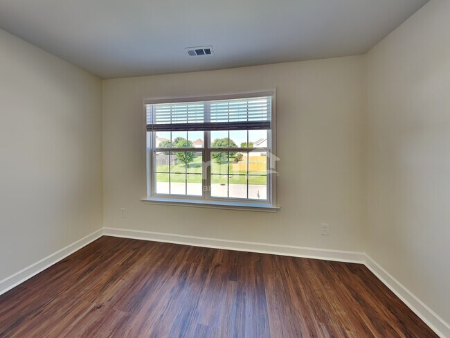 Building Photo - 3047 Romain Trail