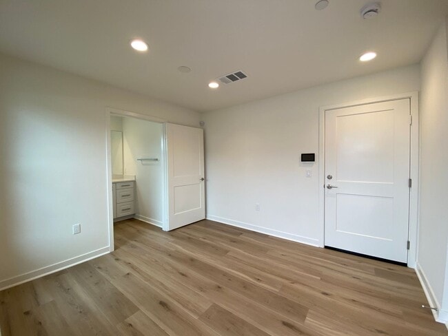 Building Photo - New Build 3bd/3bth in Coral Ridge Communit...