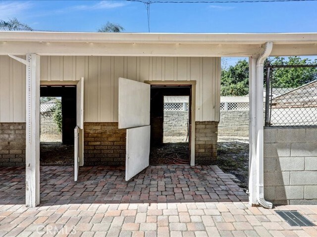 Building Photo - 1315 W Valley Heart Dr