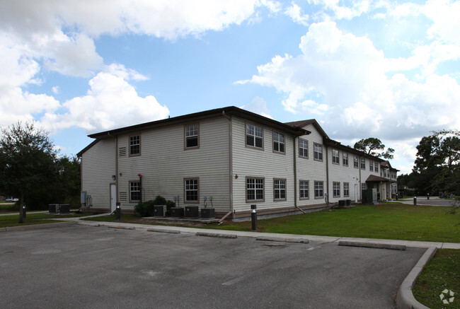 Building Photo - Bromelia Place
