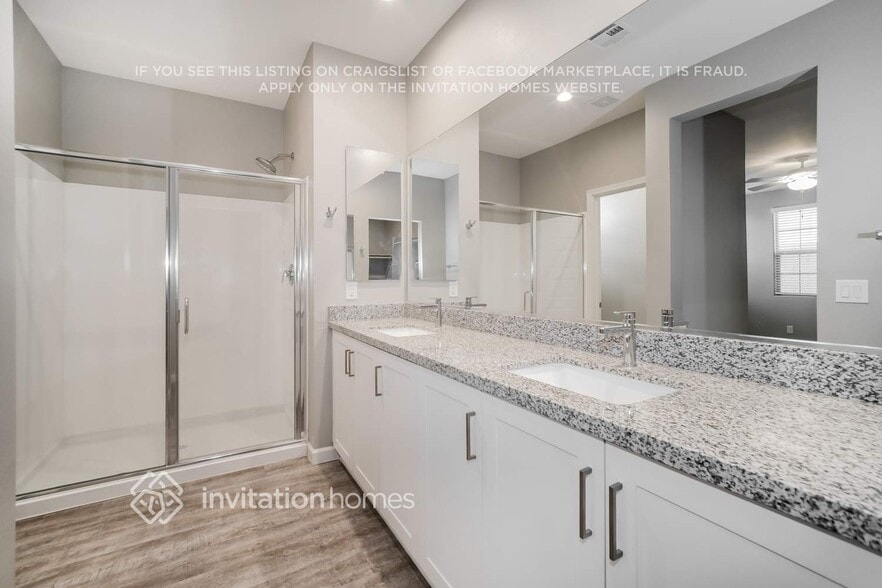 Building Photo - 18912 W Reade Ave