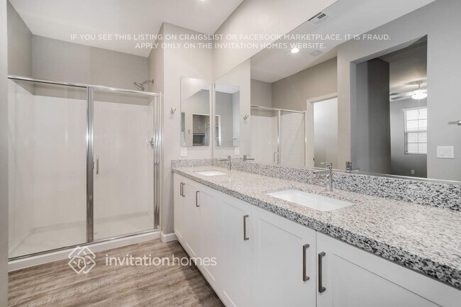 Building Photo - 18948 W Reade Ave