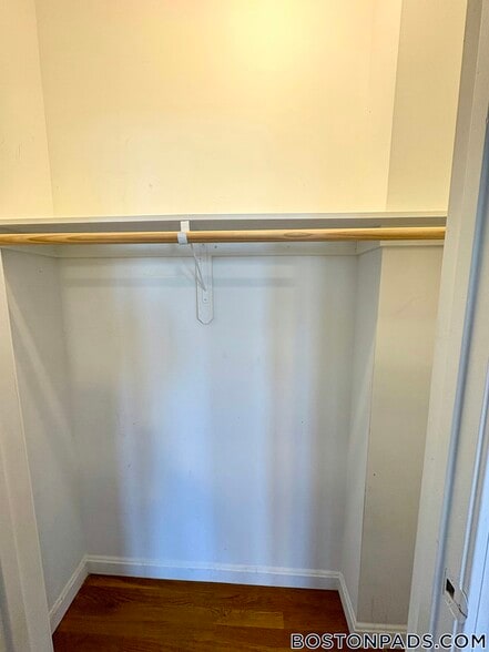 Building Photo - 4 Kingsley Terrace