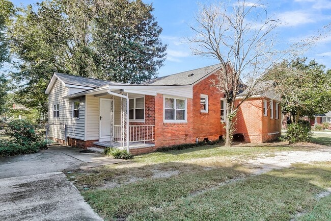 Building Photo - 3 Bed 2 Bath Home Located in Highland Park...