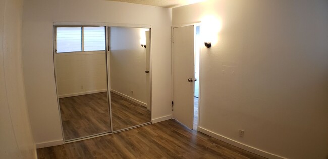 Building Photo - Spacious 2-Bedroom, 1-Bath in Cathedral Point