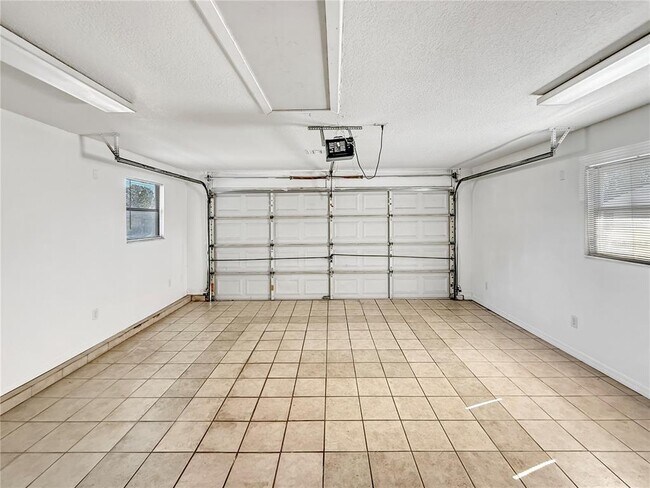 Building Photo - 518 Providence Blvd