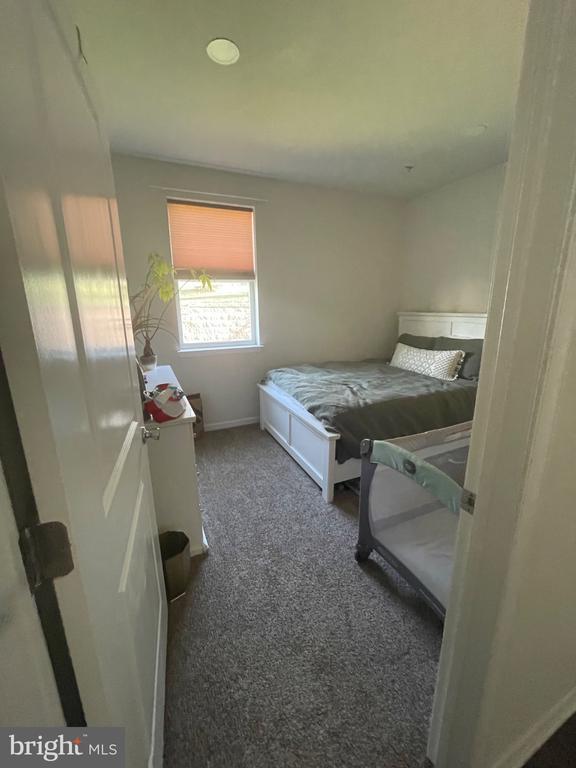 Building Photo - 226 Seven Springs Ln