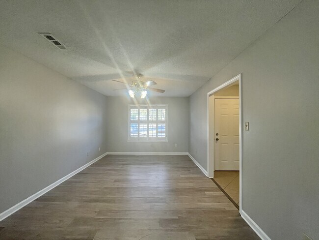 Building Photo - 125 Billings Dr