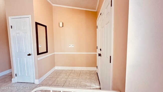 Building Photo - 301 Nesbitt St