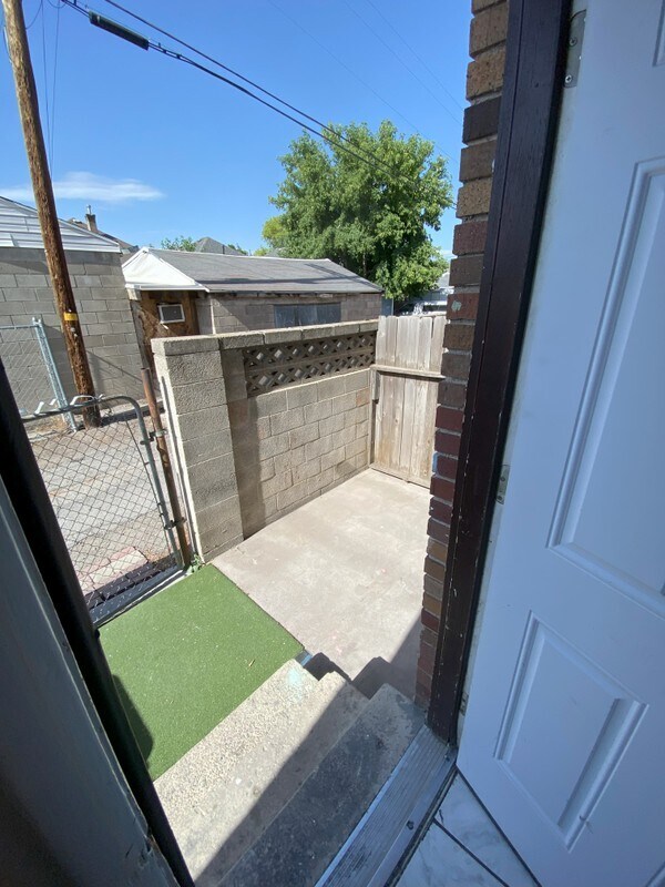 Building Photo - 725 S 1000 W