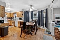 Building Photo - 5216-5218 Shorecrest Dr