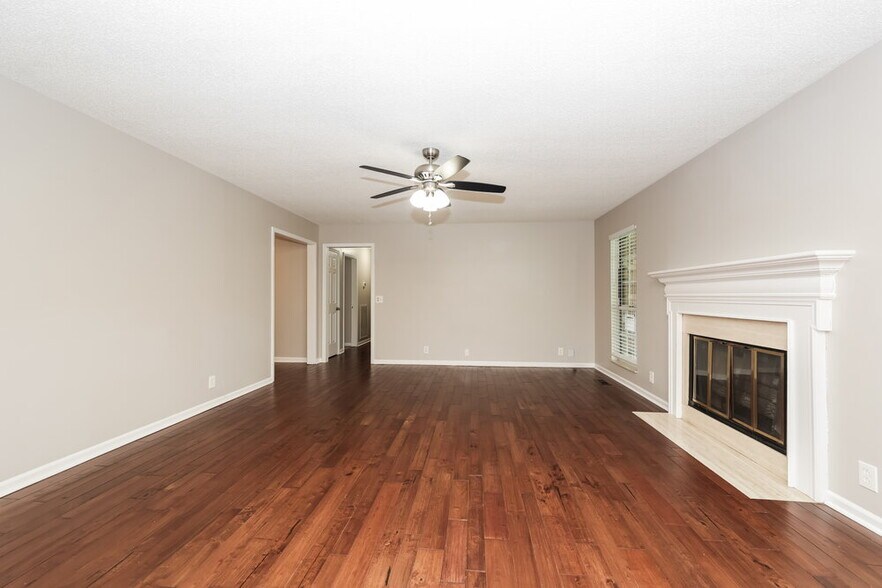 Building Photo - 3933 Hillshire Dr