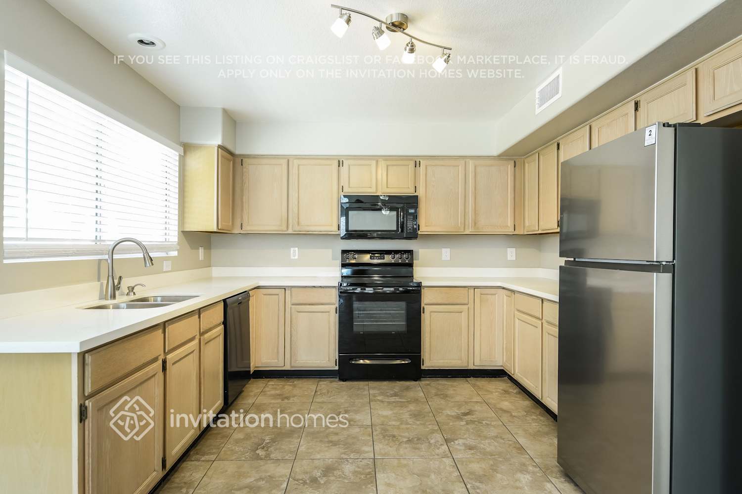 Building Photo - 9145 W Evans Dr