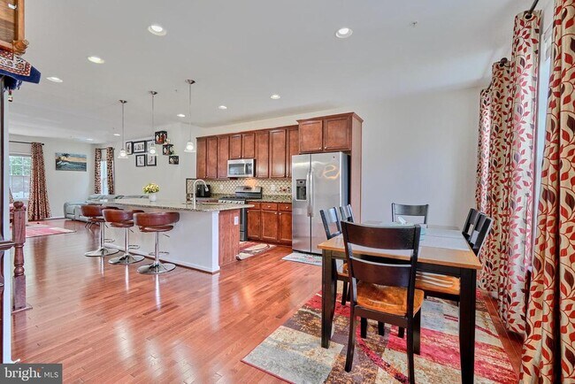 Building Photo - 7863 River Rock Way