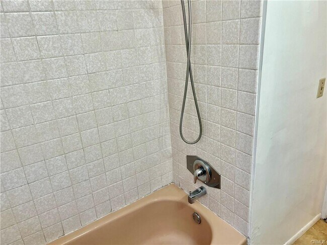 Building Photo - 7229 Ponce Ave