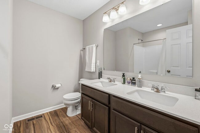 Building Photo - 366 Steeples Blvd