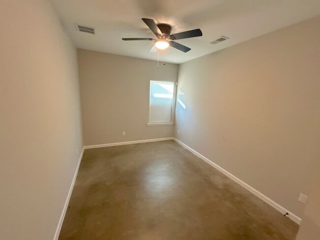 Building Photo - 671 Pearce St