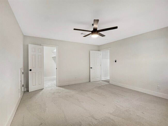 Building Photo - 5034 Oak Shadows Dr