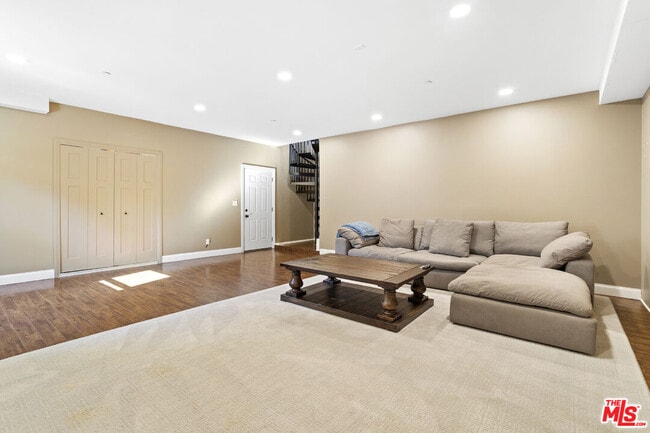 Building Photo - 4182 Irving Pl