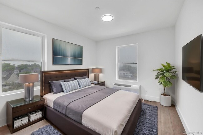 Building Photo - 74 Broadway